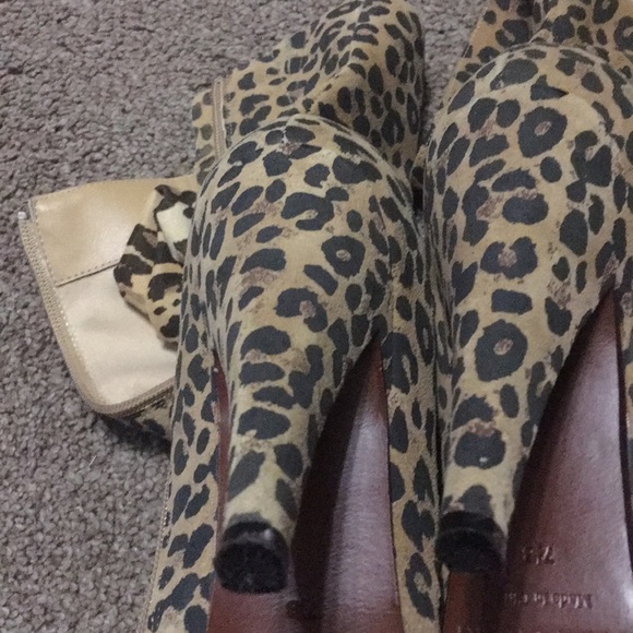 Colin Stuart Booties - Picture 7 of 7